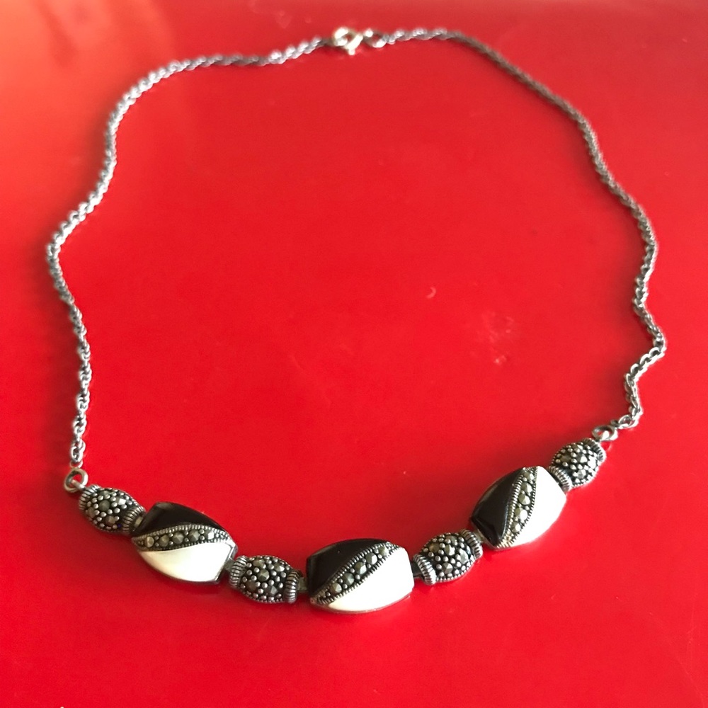 Beautiful Sterling Silver Pearl / Onyx Necklace